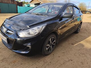 2013 Hyundai Solaris I, чёрный, 599999 рублей, вид 3