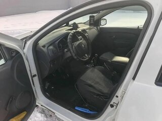 2017 Renault Logan II, белый, 320000 рублей, вид 5