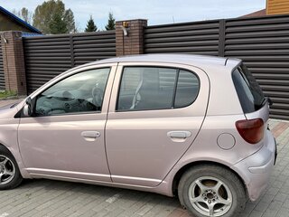 2002 Toyota Vitz I (P10), розовый, 300000 рублей, вид 2