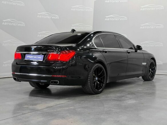 2013 BMW 7 серии Long 750Li xDrive V (F01/F02/F04) Рестайлинг, чёрный, 1620000 рублей - вид 4