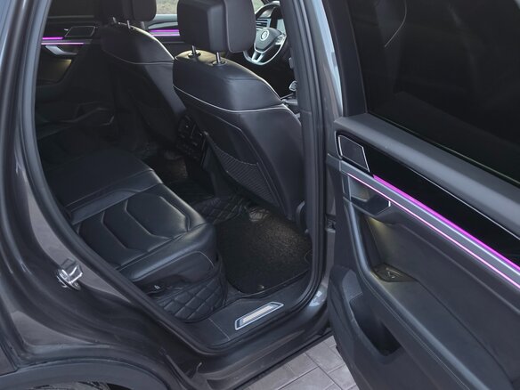 2020 Volkswagen Touareg III, серый, 5700000 рублей - вид 11