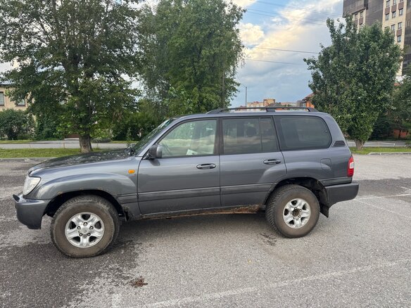 2006 Toyota Land Cruiser 100 Series Рестайлинг 2, серый, 1500000 рублей - вид 7