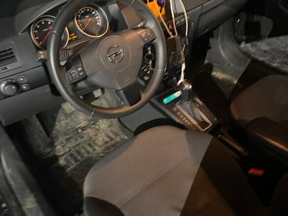2013 Opel Astra H Рестайлинг, чёрный, 600000 рублей - вид 19
