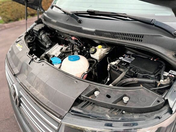 2022 Volkswagen Caravelle Long T6 Рестайлинг, серый - вид 24