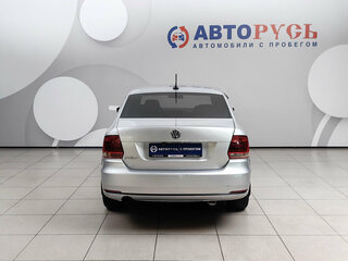 2017 Volkswagen Polo V Рестайлинг, серебристый, 1137000 рублей, вид 4