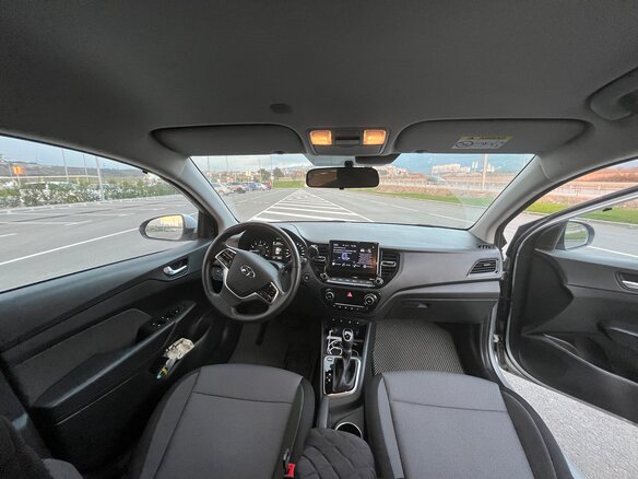 2022 Hyundai Accent V Рестайлинг, серебристый, 1900000 рублей - вид 6