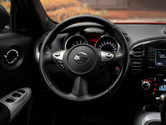2012 Nissan Juke I, красный - вид 11