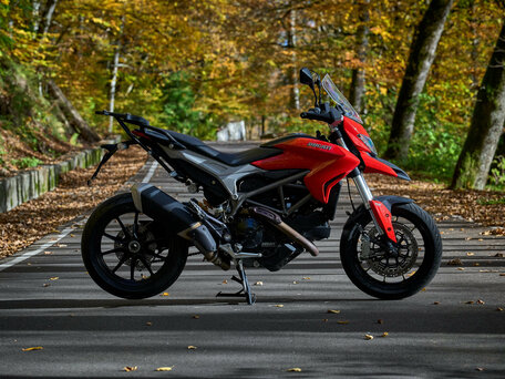 2015 Ducati Hyperstrada, красный, 766000 рублей, вид 4