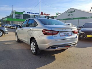 2026 Lada (ВАЗ) Vesta I Рестайлинг (NG), серебристый, 1735900 рублей, вид 3