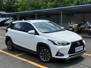 2022 Toyota Yaris L X XP150 Рестайлинг, белый, 1100000 рублей, вид 3