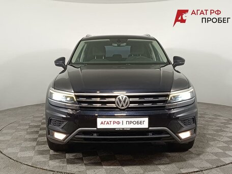 2017 Volkswagen Tiguan II, чёрный, 2440000 рублей, вид 2