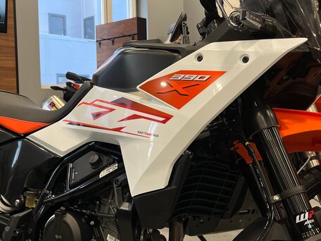 2025 KTM 390 Adventure X, оранжевый, 698400 рублей, вид 4