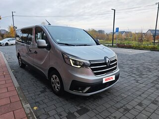 2022 Renault Trafic L2 III Рестайлинг, серебристый, 3339000 рублей, вид 1