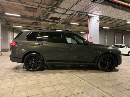 2026 BMW X7 40d I (G07) Рестайлинг, серый, 19400000 рублей, вид 4