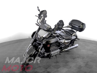 2016 Honda Valkyrie 1800, чёрный, 1815000 рублей, вид 3