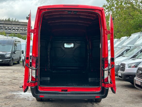 2021 Ford Transit, красный, 3200000 рублей - вид 16