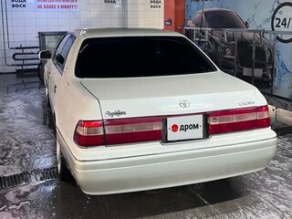 1995 Toyota Crown X (S150), белый, 430000 рублей, вид 1