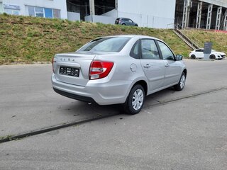 2026 Lada (ВАЗ) Granta I Рестайлинг, серебристый, 997000 рублей, вид 4