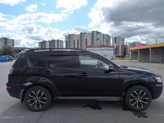 2010 Mitsubishi Outlander II Рестайлинг, чёрный, 1100000 рублей, вид 5