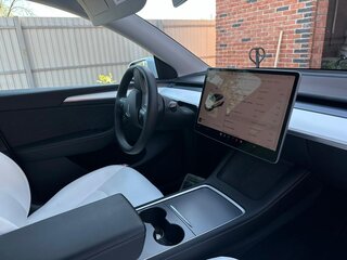 2022 Tesla Model Y Long Range I, белый, 4800000 рублей, вид 2