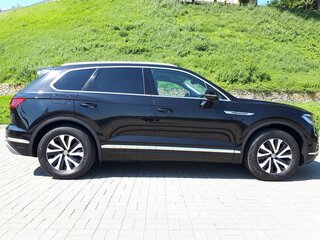 2020 Volkswagen Touareg III, чёрный, 7800000 рублей, вид 5