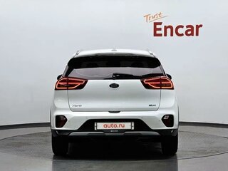2021 Kia Niro I Рестайлинг, белый, 1850000 рублей, вид 4