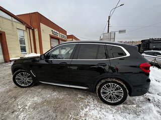 2021 BMW X3 20i xDrive III (G01), чёрный, 6000000 рублей, вид 2