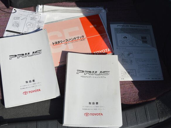 2010 Toyota Prius, серебристый - вид 2