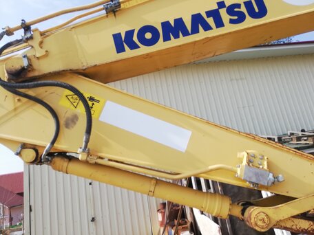 2013 Komatsu PC200-8, жёлтый, 12700000 рублей, вид 3