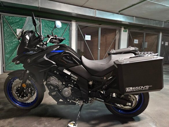 2022 Suzuki V-Strom DL 650, чёрный, 1000000 рублей - вид 4