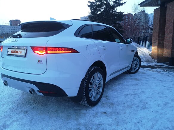 2018 Jaguar F-Pace I, белый, 4700000 рублей - вид 2