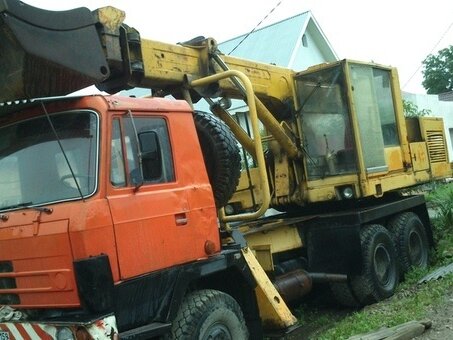1990 UDS 114, красный, 850000 рублей
