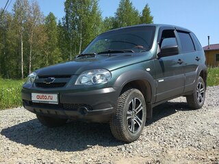 2012 Chevrolet Niva I Рестайлинг, зелёный, 730000 рублей, вид 1
