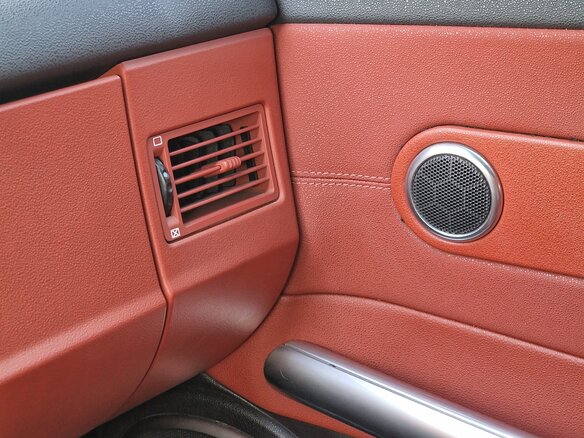 2004 Chrysler Crossfire, чёрный, 1800000 рублей - вид 21