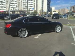 2010 BMW 7 серии 750i xDrive V (F01/F02/F04), чёрный, 1700000 рублей, вид 3