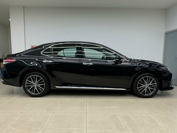 2023 Toyota Camry VIII (XV70) Рестайлинг, чёрный - вид 3