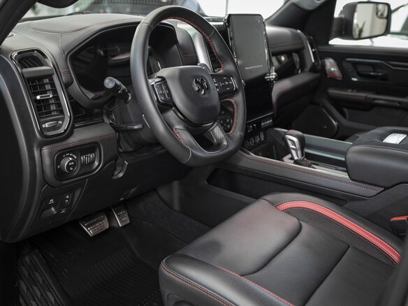 2025 Ram 1500 RHO V Рестайлинг, зелёный, 12953911 рублей - вид 7