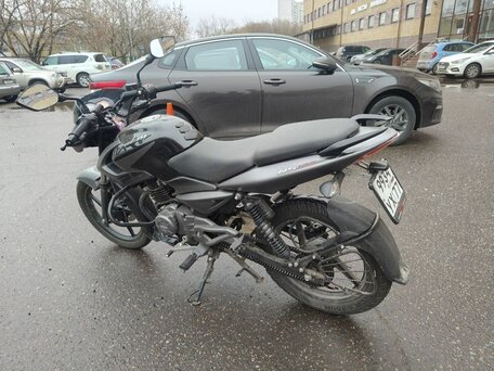 2021 Bajaj Pulsar NS 125, чёрный, 160000 рублей, вид 4