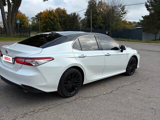 2018 Toyota Camry VIII (XV70), белый, 3250000 рублей, вид 4