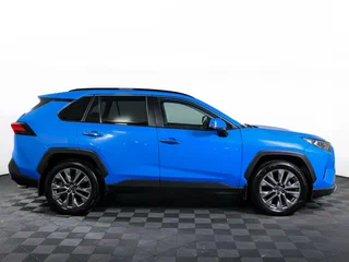 2020 Toyota RAV4 V (XA50), синий, 2889000 рублей, вид 4
