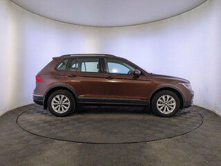 2021 Volkswagen Tiguan II Рестайлинг, коричневый, 2550000 рублей, вид 4