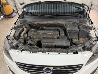 2014 Volvo S60 II Рестайлинг, белый, 1670000 рублей, вид 4