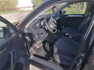 2021 Volkswagen Tiguan II Рестайлинг, чёрный, 3600000 рублей, вид 3