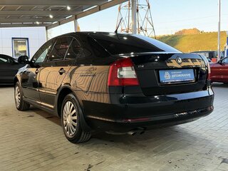 2011 Skoda Octavia II (A5) Рестайлинг, чёрный, 749000 рублей, вид 3