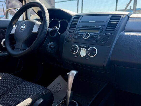 2010 Nissan Tiida I Рестайлинг, коричневый, 679990 рублей - вид 13