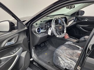2026 Chevrolet Trax II, чёрный, 2150000 рублей, вид 3