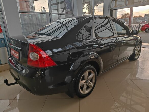 2010 Ford Focus II Рестайлинг, чёрный, 469000 рублей - вид 4