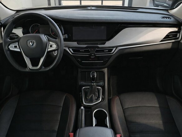 2019 Changan CS35 Plus I, коричневый - вид 10