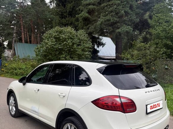 2011 Porsche Cayenne II (958), белый
