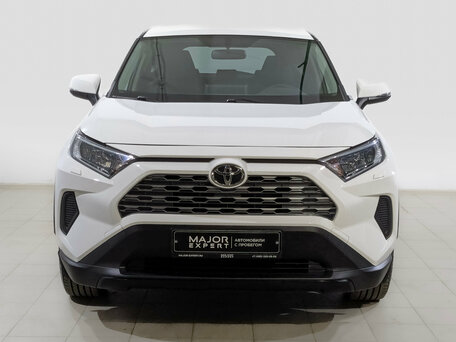 2020 Toyota RAV4 V (XA50), белый, 2830000 рублей, вид 2